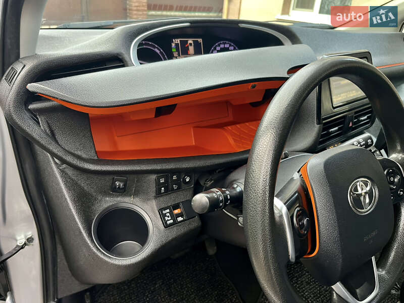 Минивэн Toyota Sienta 2018 в Белой Церкви
