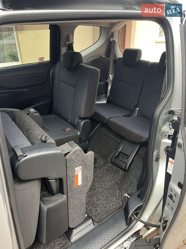 Минивэн Toyota Sienta 2018 в Белой Церкви