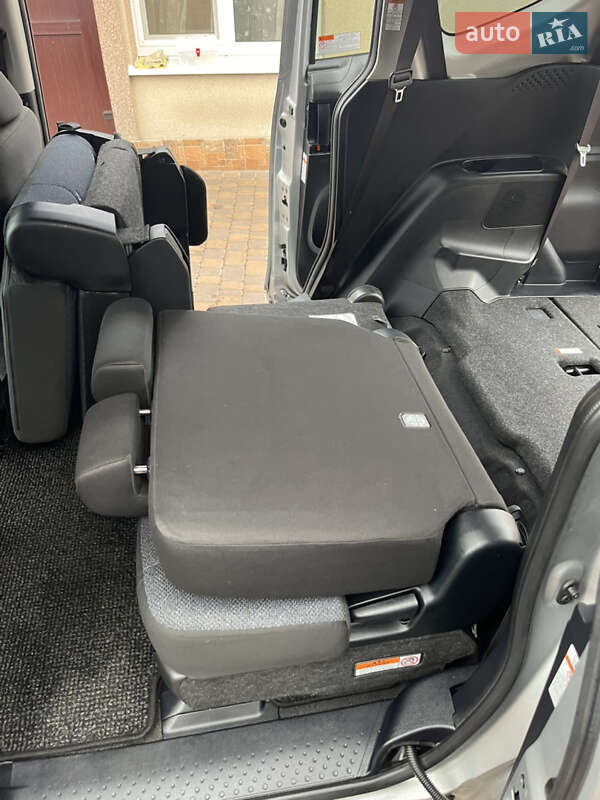 Минивэн Toyota Sienta 2018 в Белой Церкви