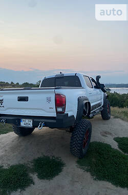 Пикап Toyota Tacoma 2019 в 