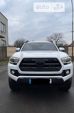 Пікап Toyota Tacoma 2017 в Тячеві