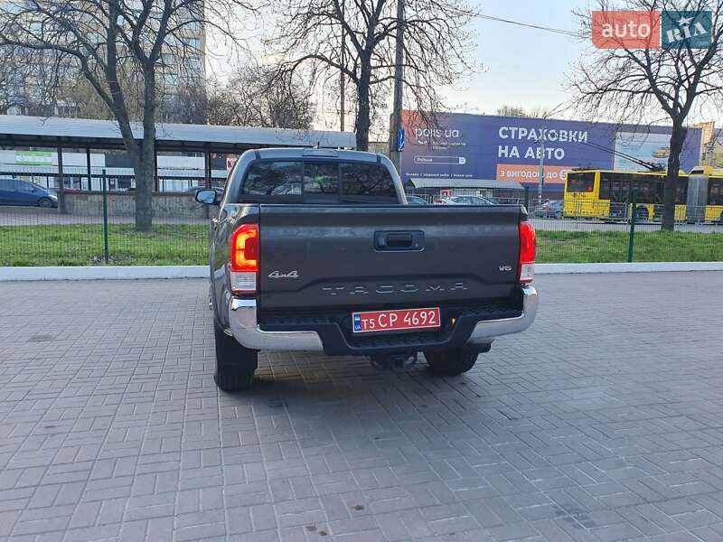 Пикап Toyota Tacoma 2017 в Киеве