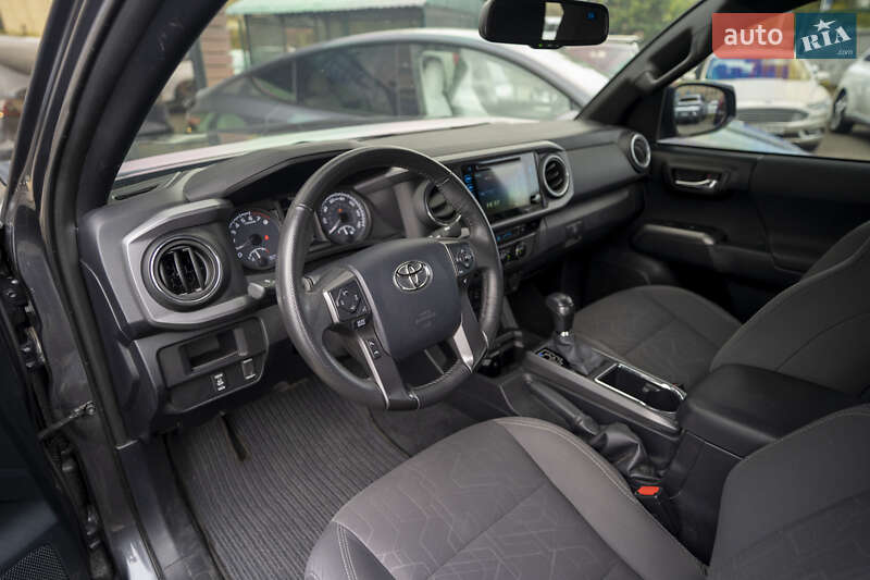 Пикап Toyota Tacoma 2016 в Киеве
