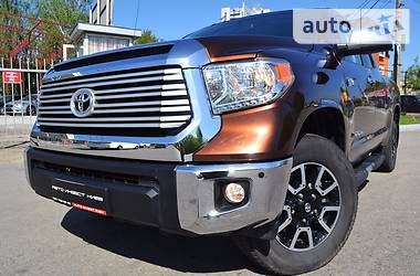 Внедорожник / Кроссовер Toyota Tundra 2015 в Киеве