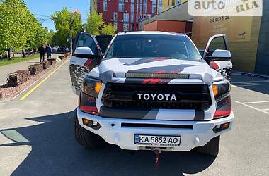 Пикап Toyota Tundra 2014 в Киеве