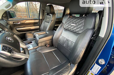 Пікап Toyota Tundra 2016 в 