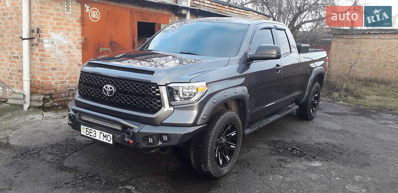 Пикап Toyota Tundra 2017 в Мостиске