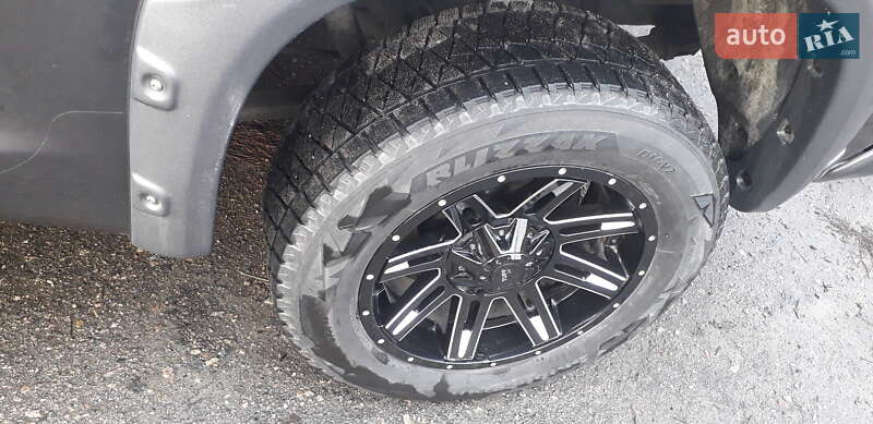 Пикап Toyota Tundra 2017 в Мостиске