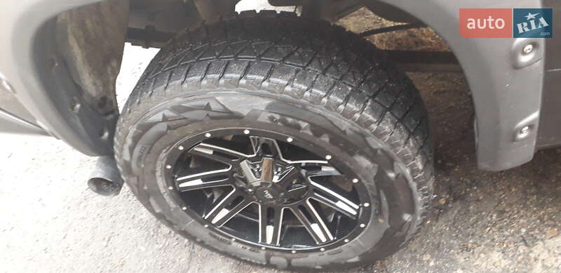 Пикап Toyota Tundra 2017 в Мостиске