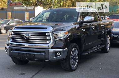 Пикап Toyota Tundra 2018 в Умани