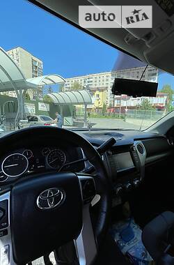 Пикап Toyota Tundra 2014 в Киеве