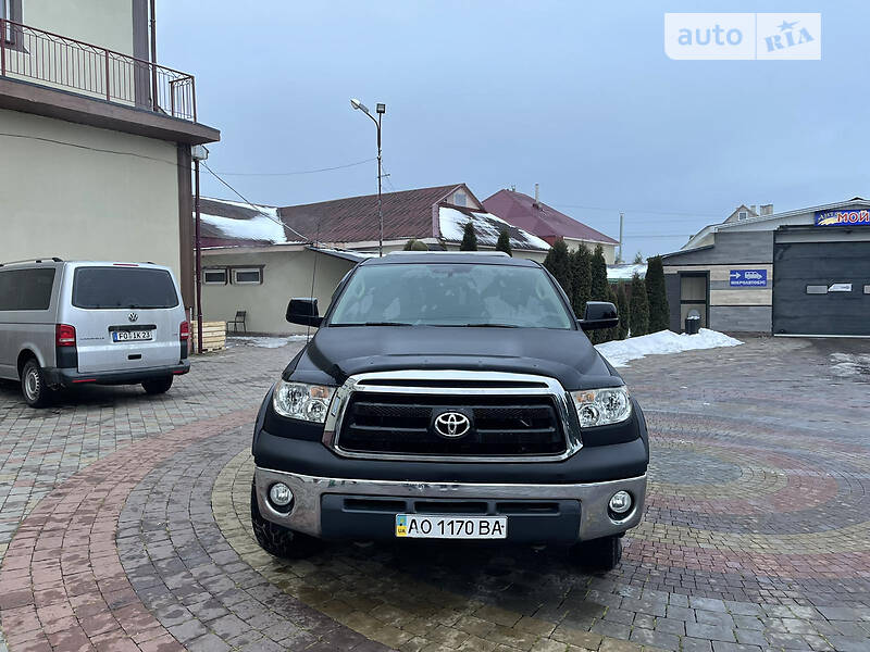 Внедорожник / Кроссовер Toyota Tundra 2010 в Чопе