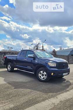 Пикап Toyota Tundra 2010 в 