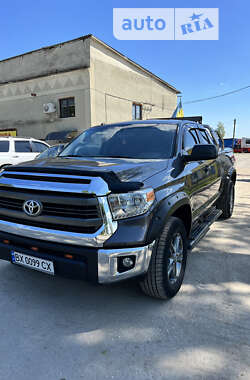 Пікап Toyota Tundra 2014 в Волочиську