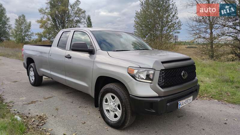 Пікап Toyota Tundra 2021 в Києві