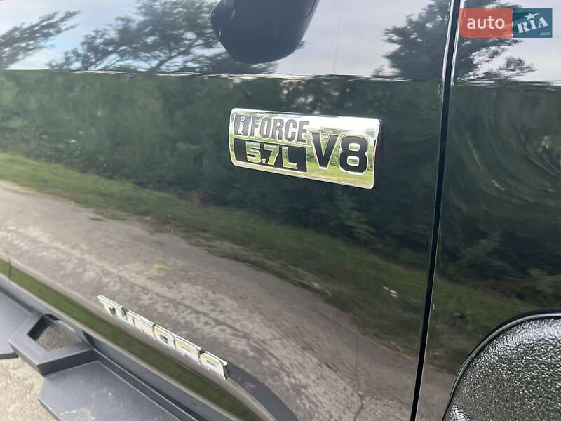 Пикап Toyota Tundra 2015 в Киеве