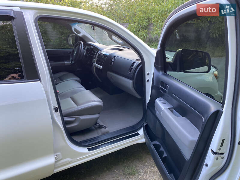 Пікап Toyota Tundra 2008 в Києві
