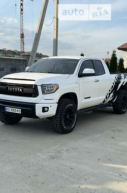 Пікап Toyota Tundra 2014 в Ужгороді