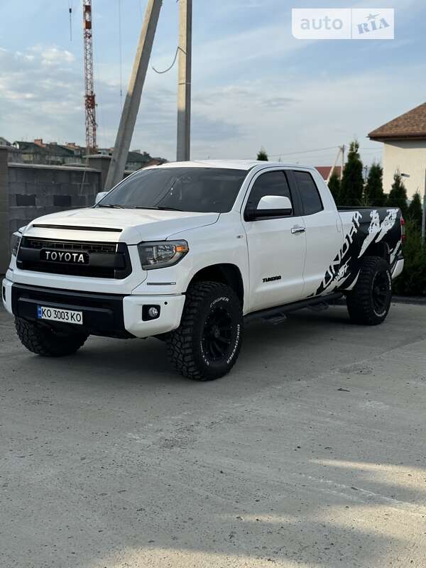 Пікап Toyota Tundra 2014 в Ужгороді