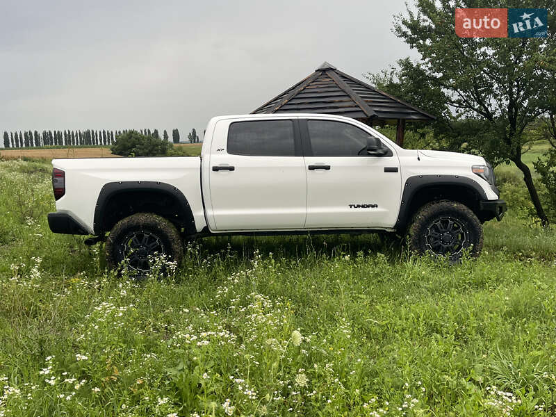 Пікап Toyota Tundra 2018 в Луцьку