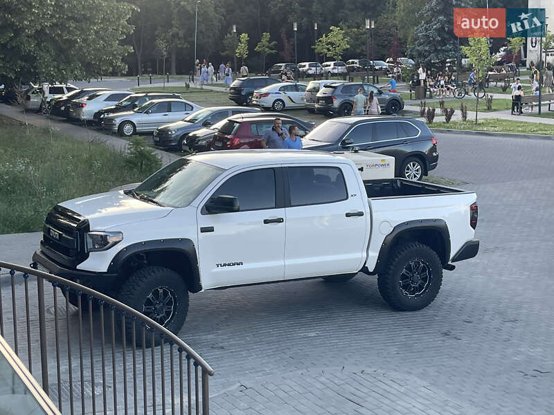 Пікап Toyota Tundra 2018 в Луцьку