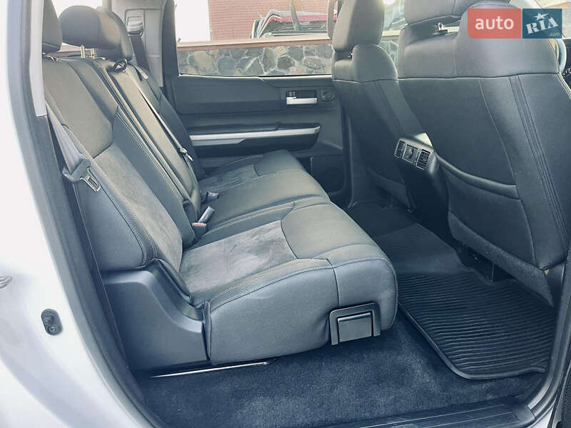 Пікап Toyota Tundra 2018 в Луцьку