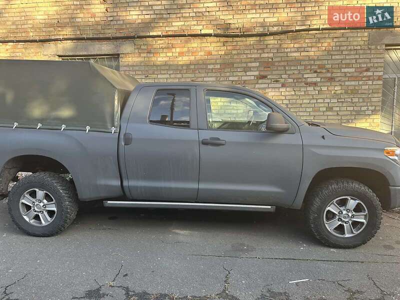 Пикап Toyota Tundra 2016 в Киеве