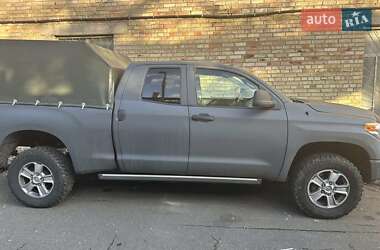 Toyota Tundra 2016