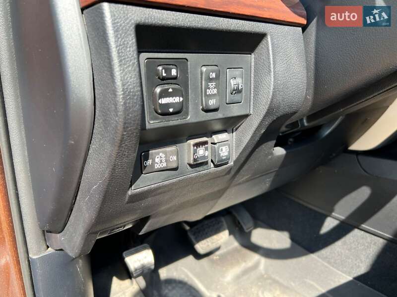 Пікап Toyota Tundra 2013 в Смілі