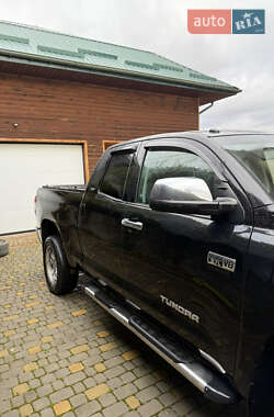 Пикап Toyota Tundra 2016 в 