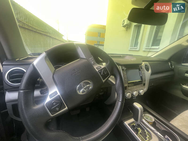 Пикап Toyota Tundra 2016 в Киеве