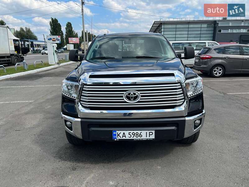 Пікап Toyota Tundra 2015 в Києві