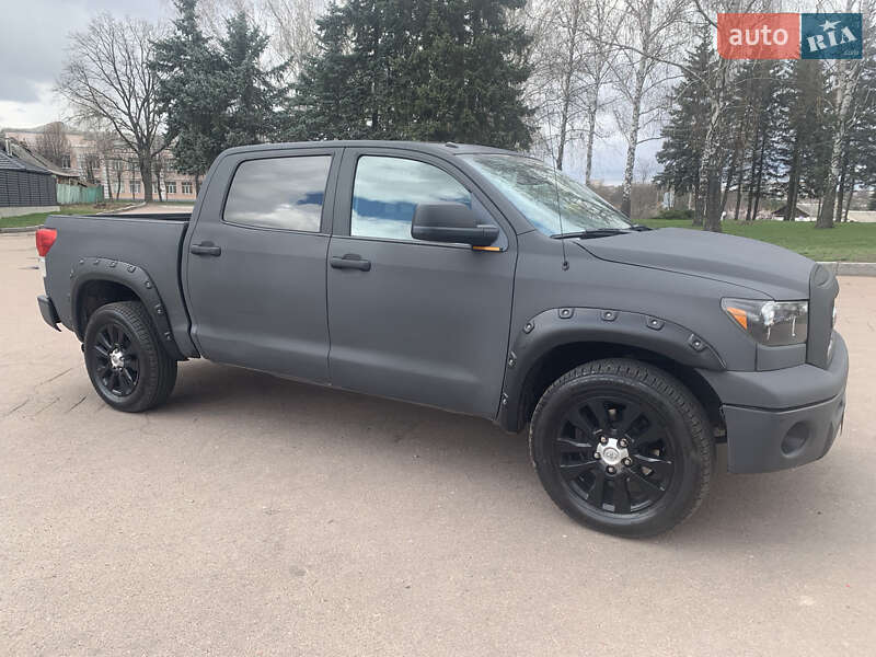 Пікап Toyota Tundra 2011 в 