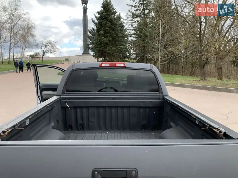 Пікап Toyota Tundra 2011 в 