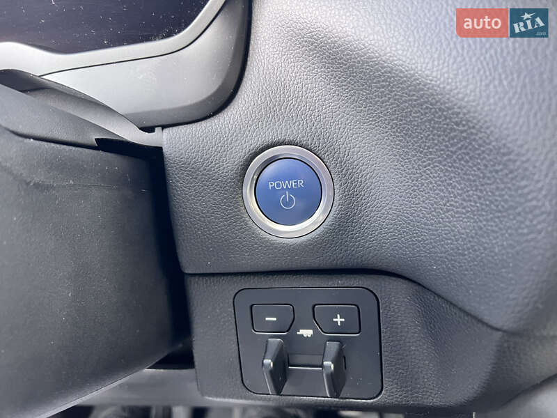 Пікап Toyota Tundra 2022 в Києві