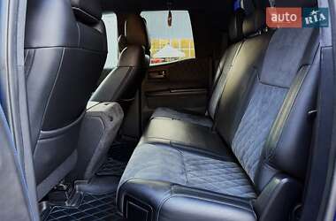 Пикап Toyota Tundra 2015 в 
