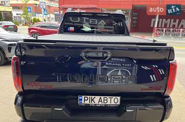 Пикап Toyota Tundra 2023 в 