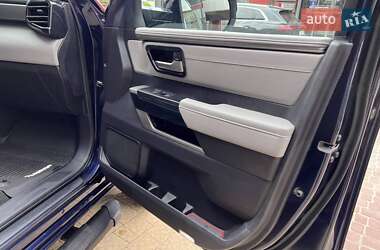 Пикап Toyota Tundra 2023 в 