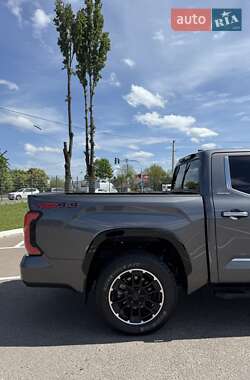 Пикап Toyota Tundra 2023 в 