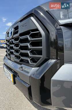 Пикап Toyota Tundra 2023 в 