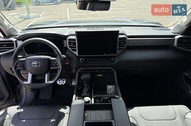 Пикап Toyota Tundra 2023 в 