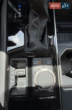 Пикап Toyota Tundra 2023 в 