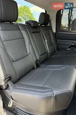 Пикап Toyota Tundra 2023 в 