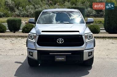 Пикап Toyota Tundra 2014 в 