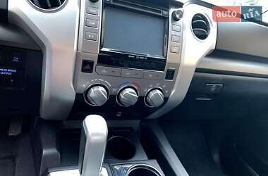 Пикап Toyota Tundra 2017 в 