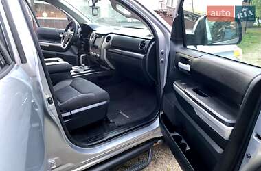 Пикап Toyota Tundra 2017 в 