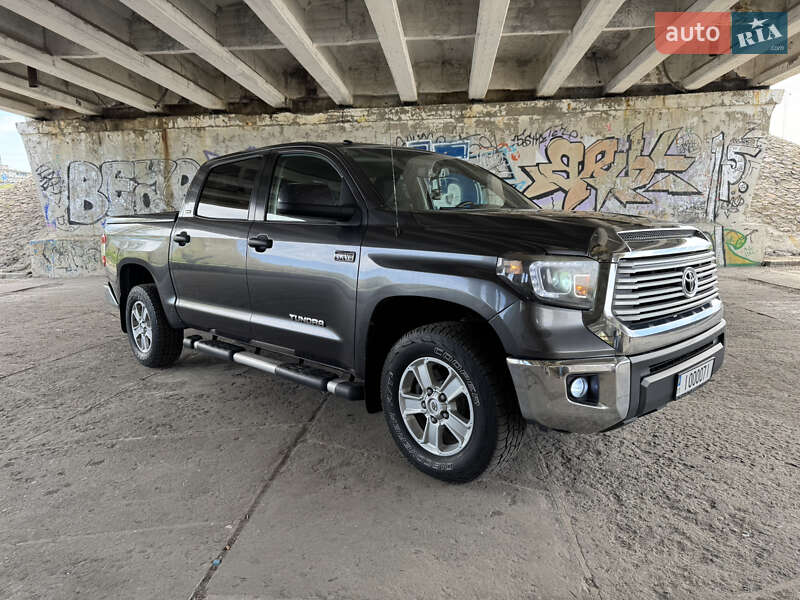 Пікап Toyota Tundra 2014 в Києві