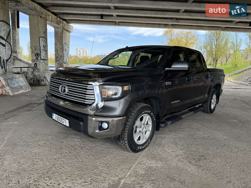 Пікап Toyota Tundra 2014 в Києві