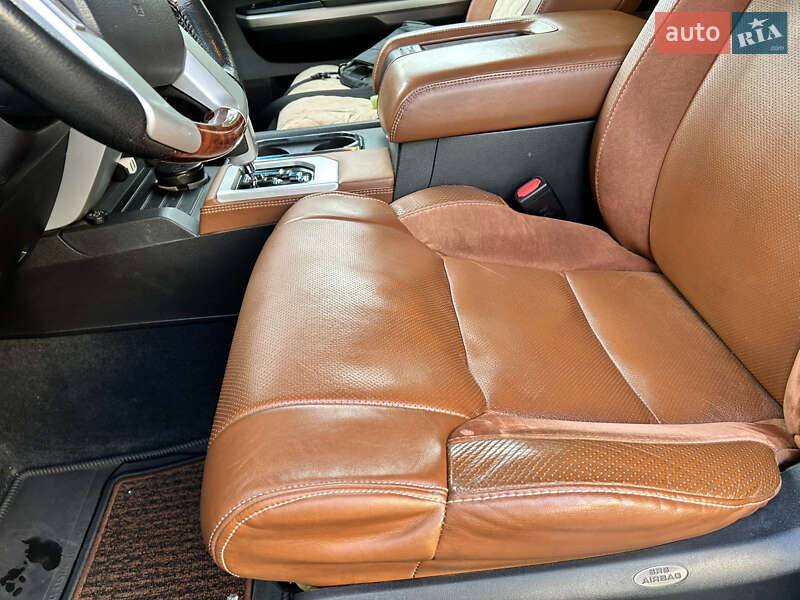 Пікап Toyota Tundra 2014 в Києві