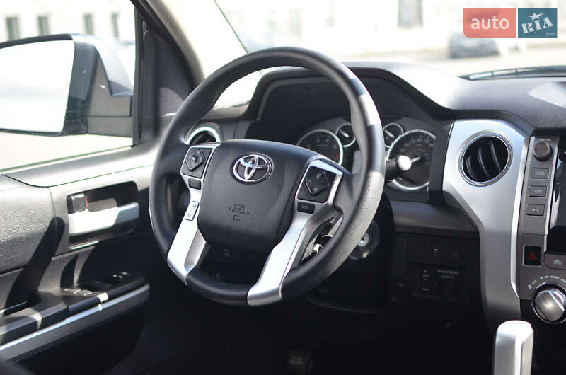 Пикап Toyota Tundra 2017 в Львове